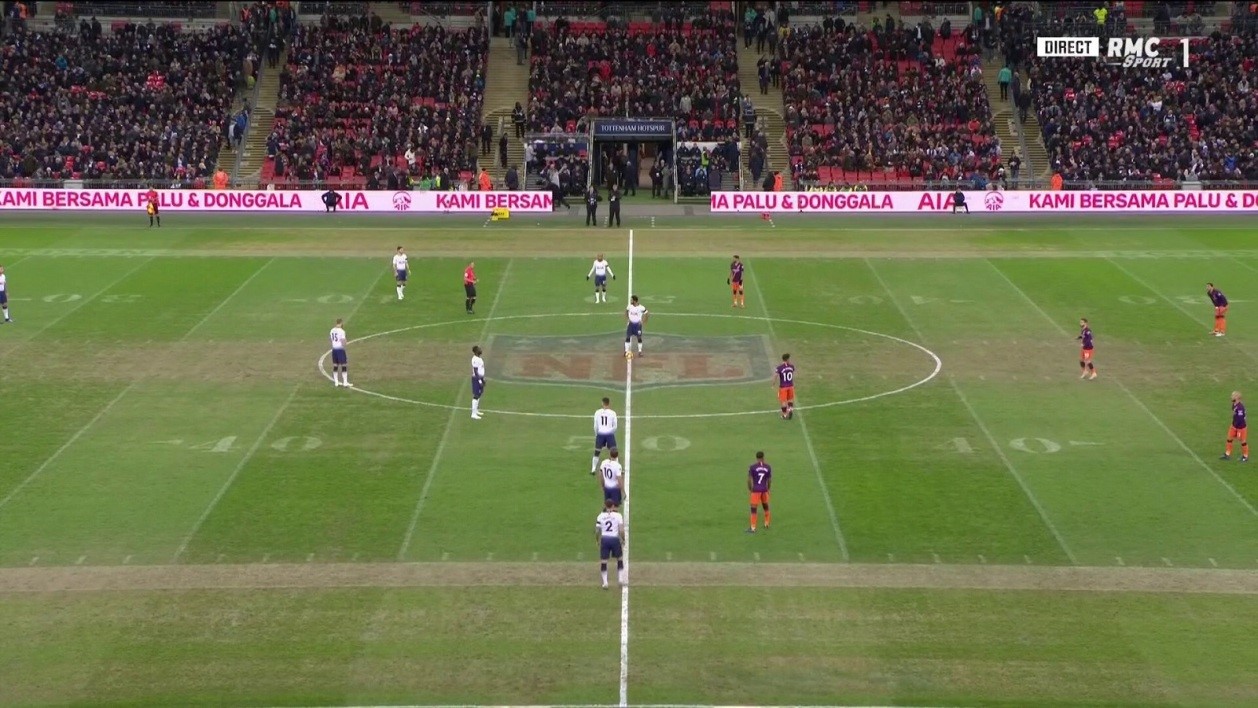 NFL-pelouse-Wembley-Manchester-City-Tottenham-Premier-League-football