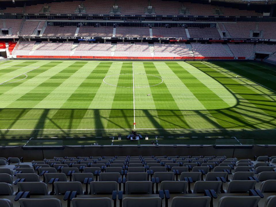 allianz-riviera-pelouse