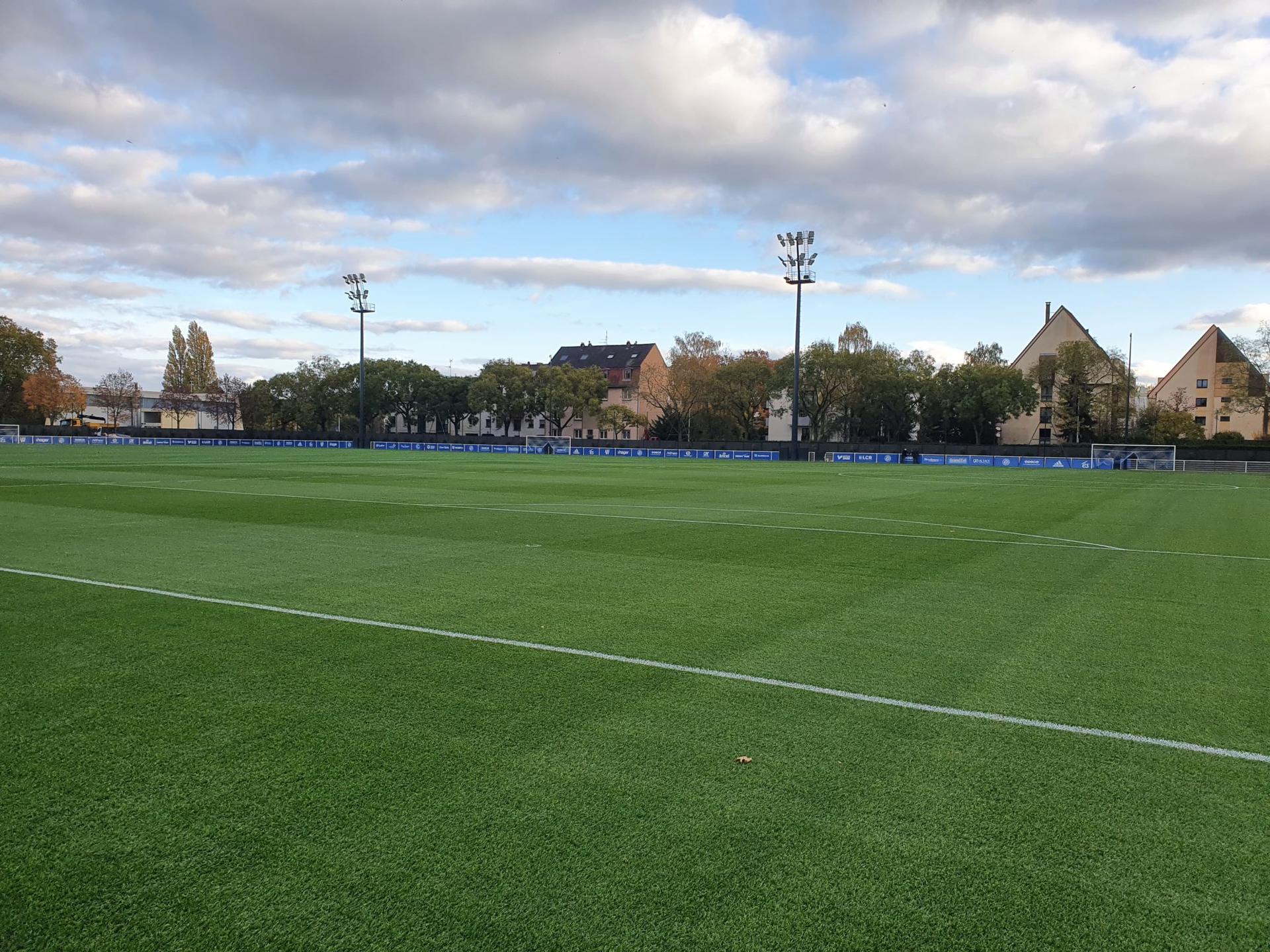 centre-entrainement-rc-strasboug-pelouse-hybride