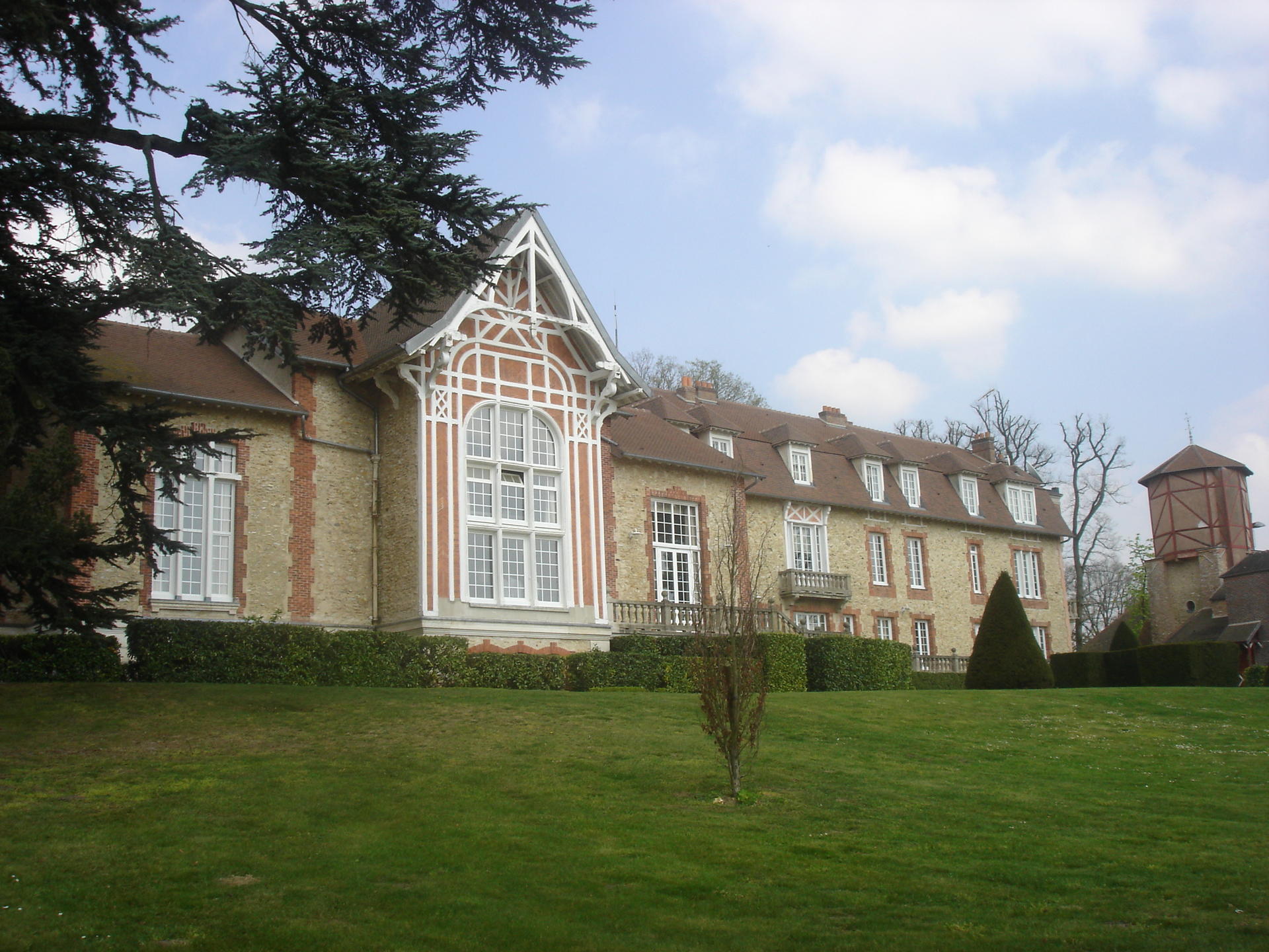 Clairefontaine_Château_de_Montjoye.jpg Clairefontaine_Château_de_Montjoye.jpg