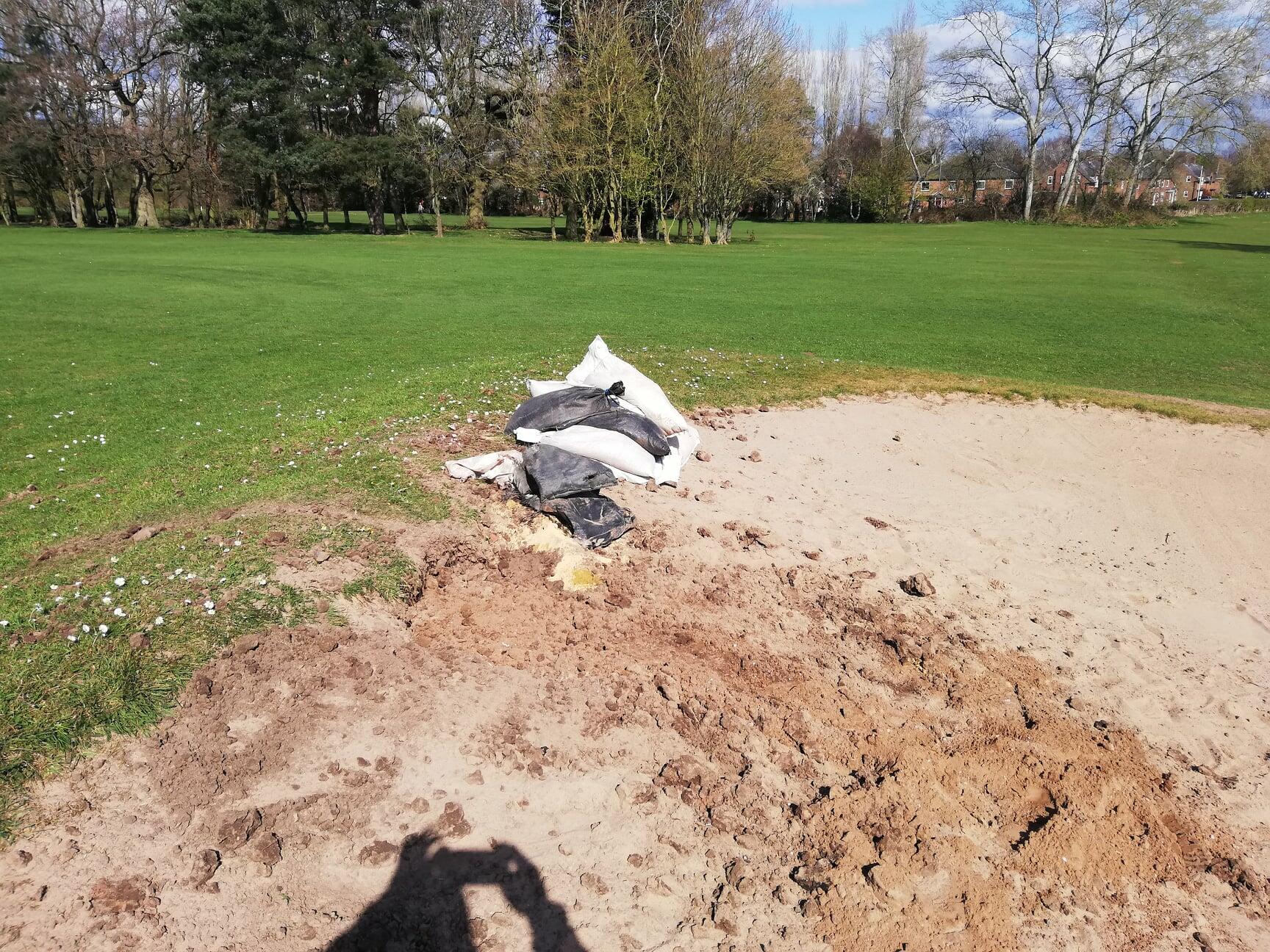 explosion-bombe-seconde-guerre-mondiale-parcours-de-golf-anglais