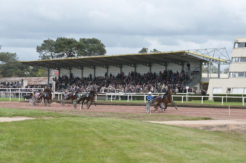 hippodrome-de-cholet.jpg hippodrome-de-cholet.jpg