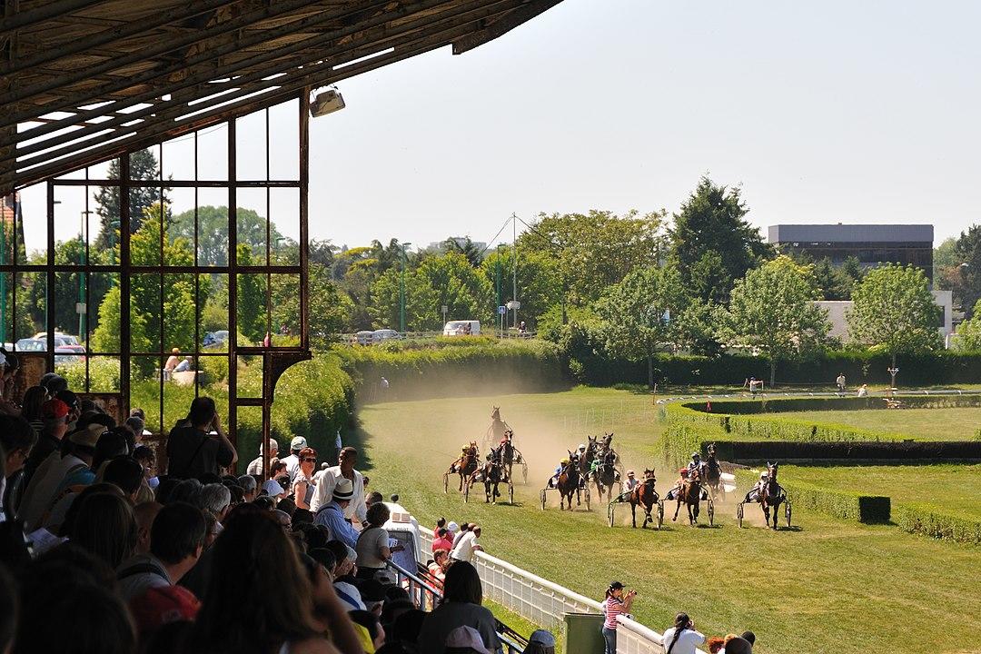 Hippodrome_de_l'Île_Arrault_01.jpg