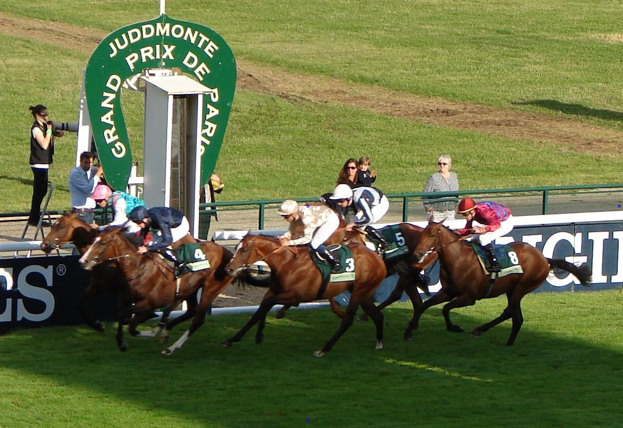 Hippodrome_de_Longchamp.JPG