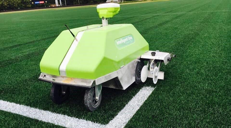 intelligent-one-traceuse-gazon-sport-rigby-taylor