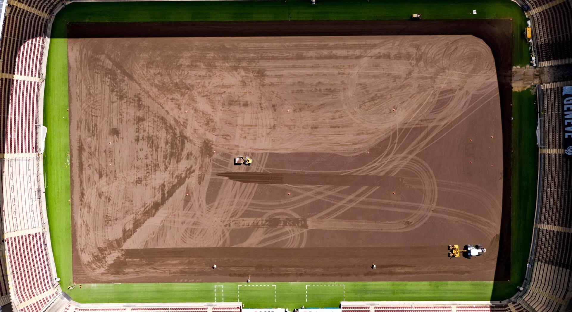 stade-de-geneve-refection-pelouse