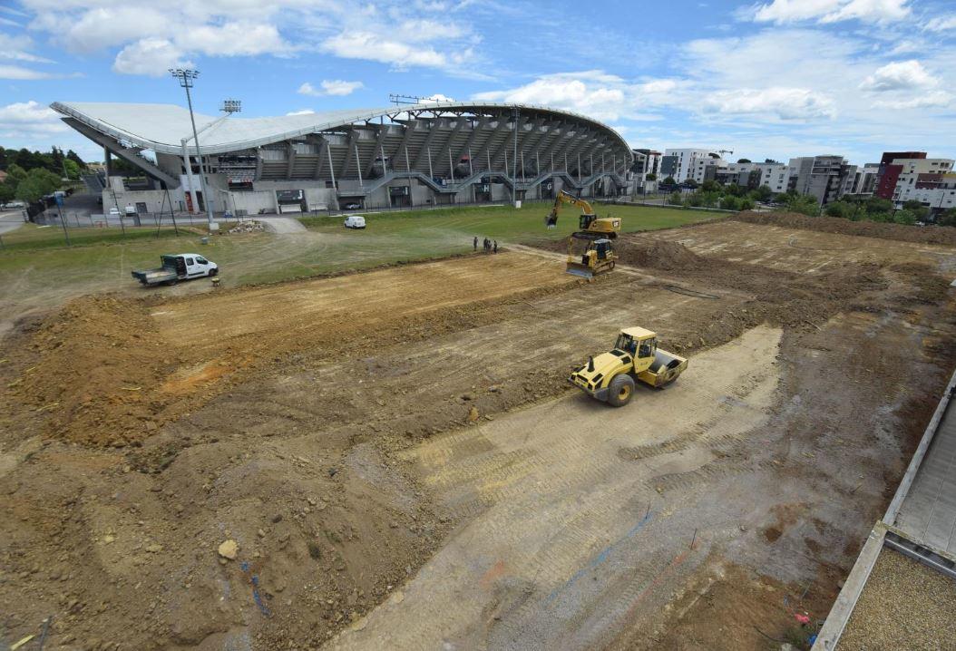 stade-eric-bechu-sis-grass