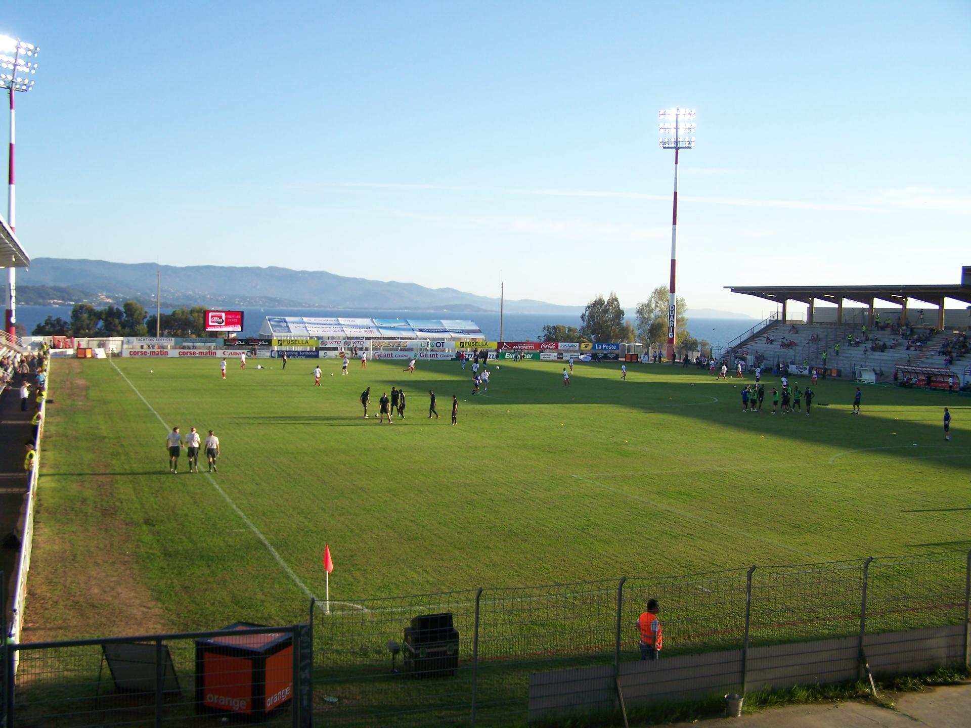 Stade_François-Coty_02.jpg Stade_François-Coty_02.jpg