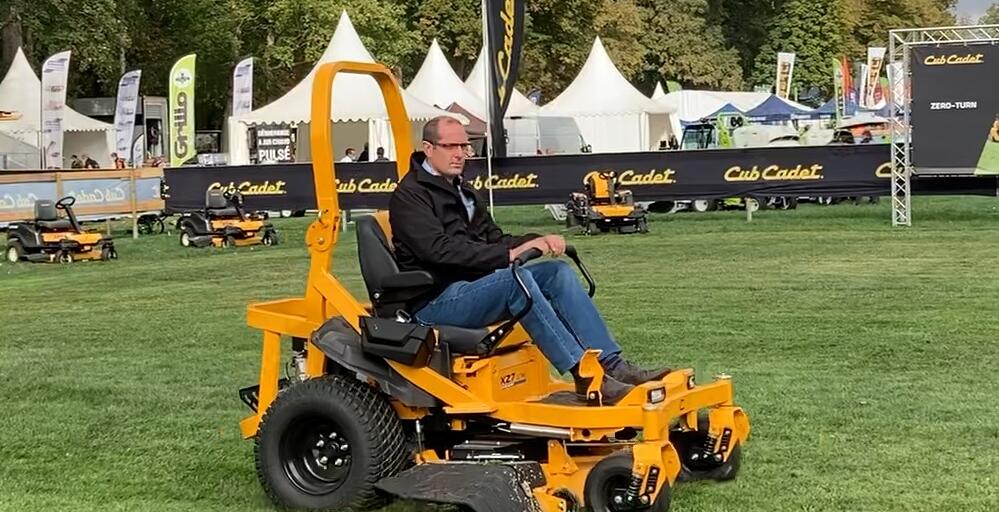 Cub_Cadet_XZ7.jpg