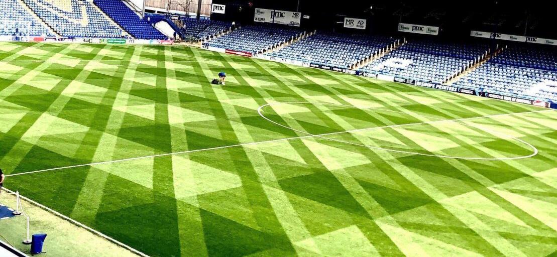 greenkeepers_fratton_park_portsmouth_pelouse_turf_grass_pitch greenkeepers_fratton_park_portsmouth_pelouse_turf_grass_pitch