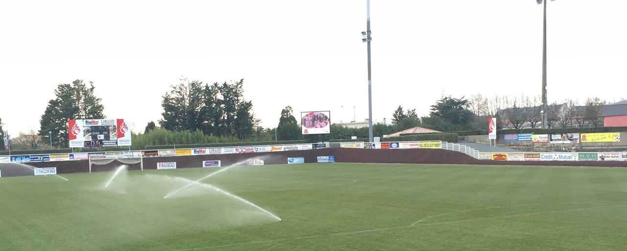 consommation-eau-terrain-football