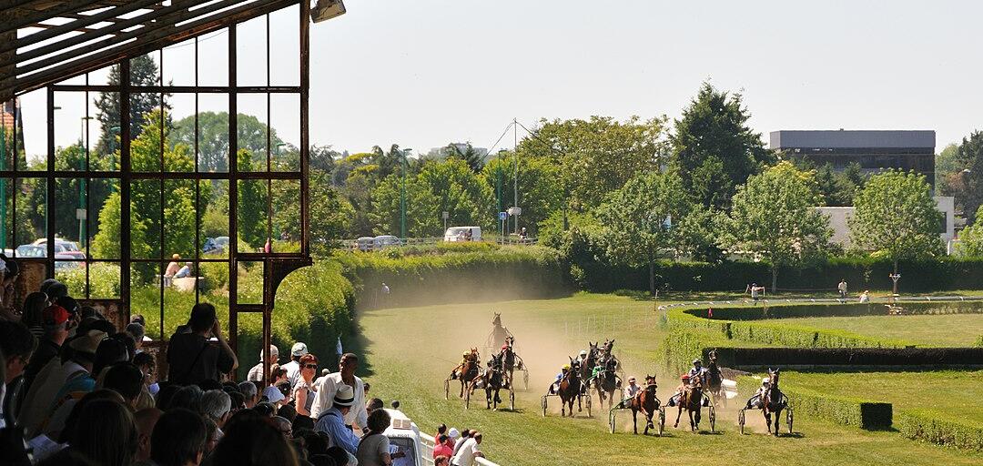 Hippodrome_de_l'Île_Arrault_01.jpg