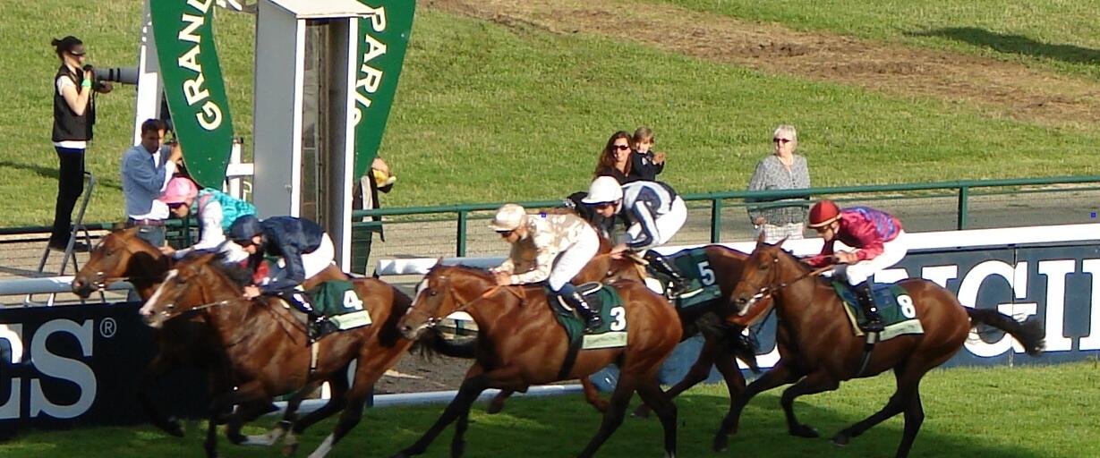Hippodrome_de_Longchamp.JPG Hippodrome_de_Longchamp.JPG