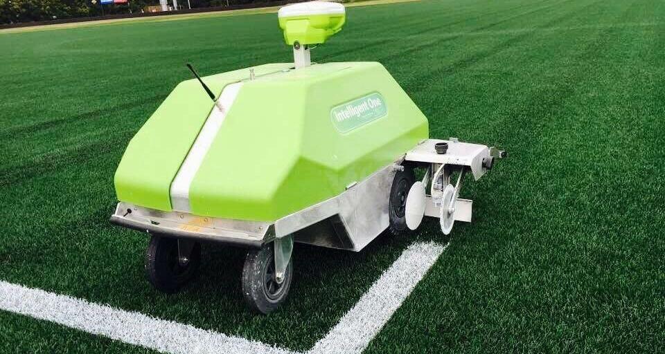 intelligent-one-traceuse-gazon-sport-rigby-taylor