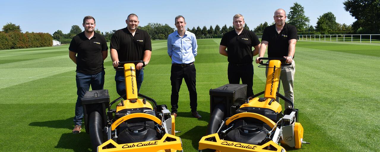 john-coleman-club-cadet-tottenham-hotspur-fc-greenkeeper-groundsman-infinicut