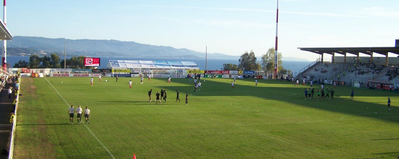 Stade_François-Coty_02.jpg Stade_François-Coty_02.jpg